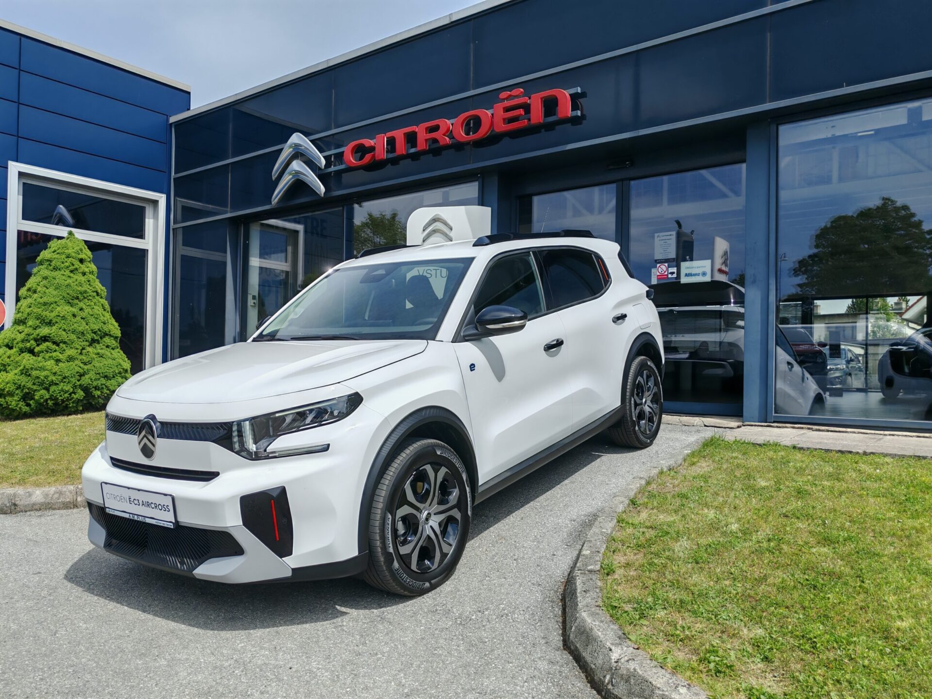 c3 aircross plus electric 113k (83kw)