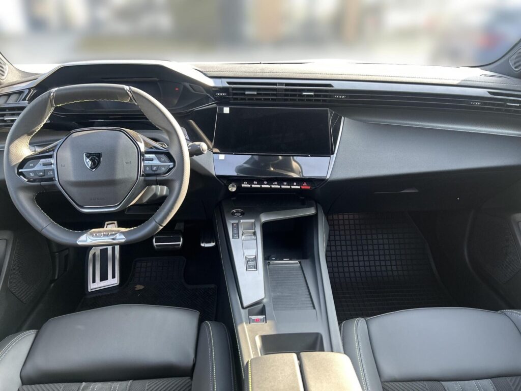 Peugeot 408 NEW GT 1.2 PureTech 130k EAT8 + NOČNÉ VIDENIE + ZÁRUKA 4r. / 80 000km
