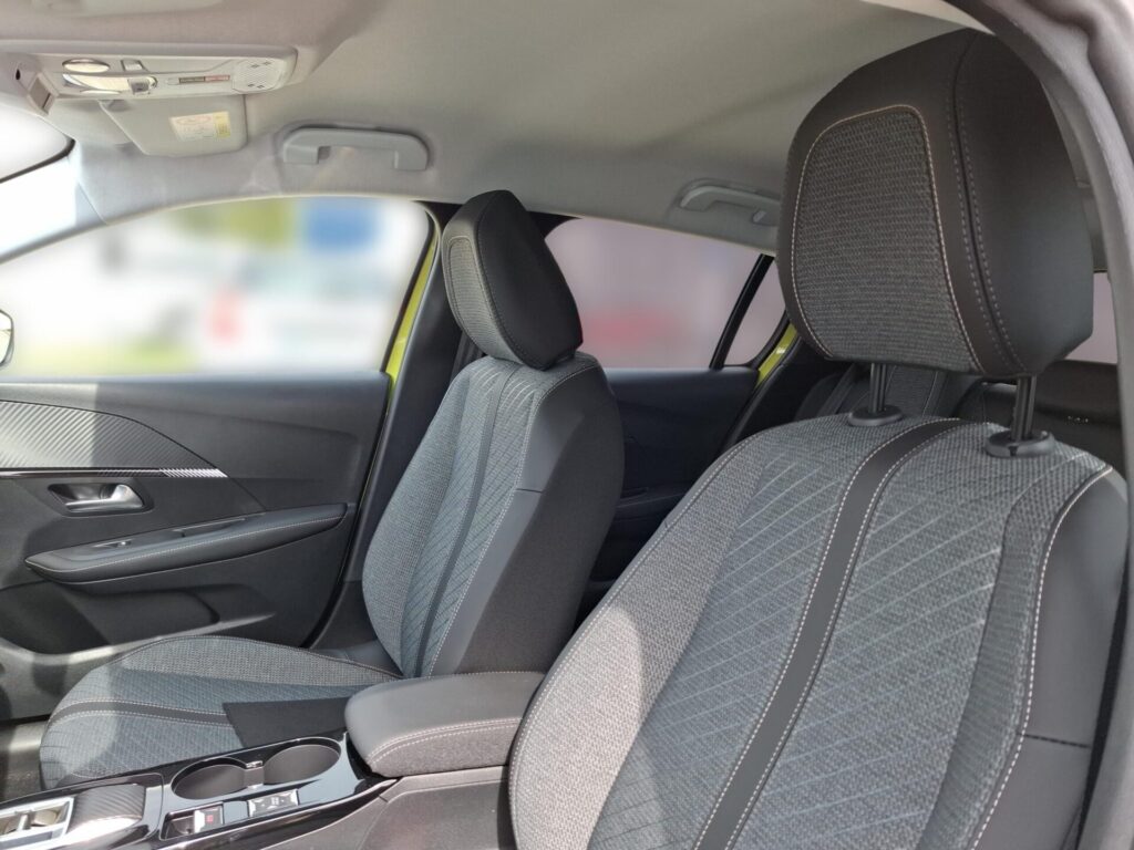 Peugeot 208 ALLURE Hybrid 110k e-DCS6 (MHEV)