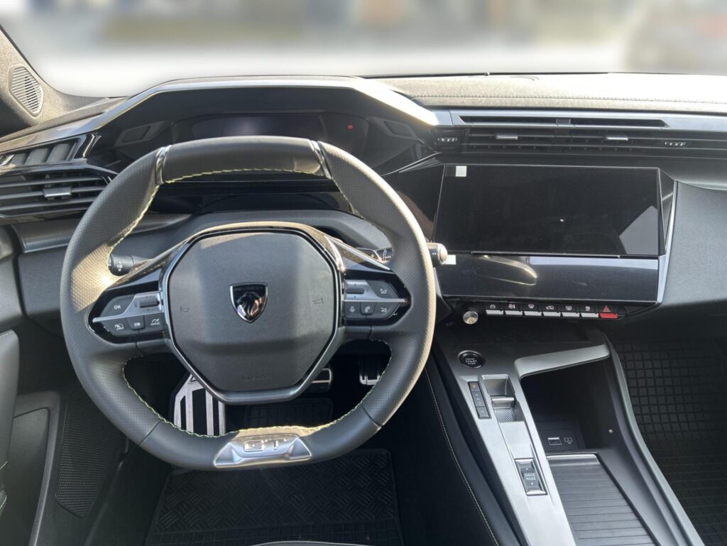 Peugeot 408 NEW GT 1.2 PureTech 130k EAT8 + NOČNÉ VIDENIE + ZÁRUKA 4r. / 80 000km