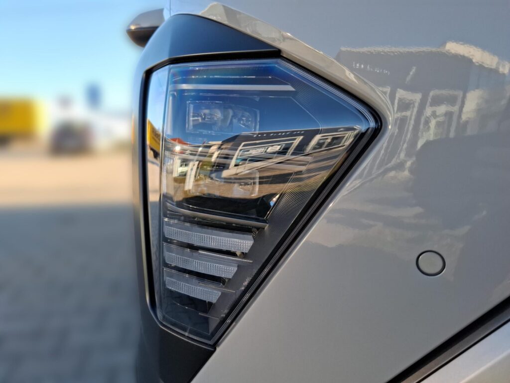 Hyundai KONA 1,6T-GDi 145,6kW/198k 7DCT 4×4 FAMILY