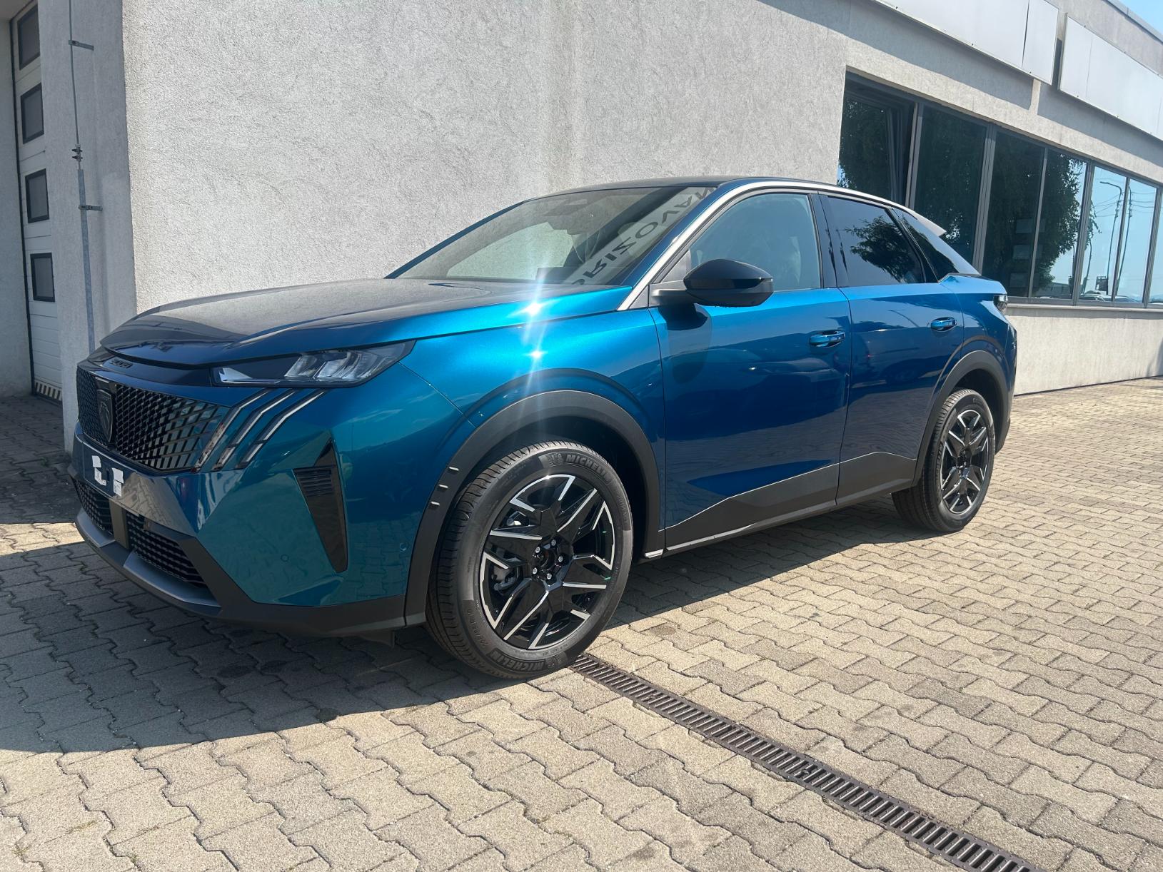 new 3008 business hybrid 145k e dcs6 (mhev)