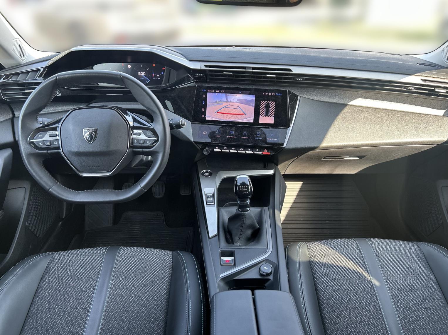 peugeot 308 allure pack puretech 130k bvm6 + predlžená záruka