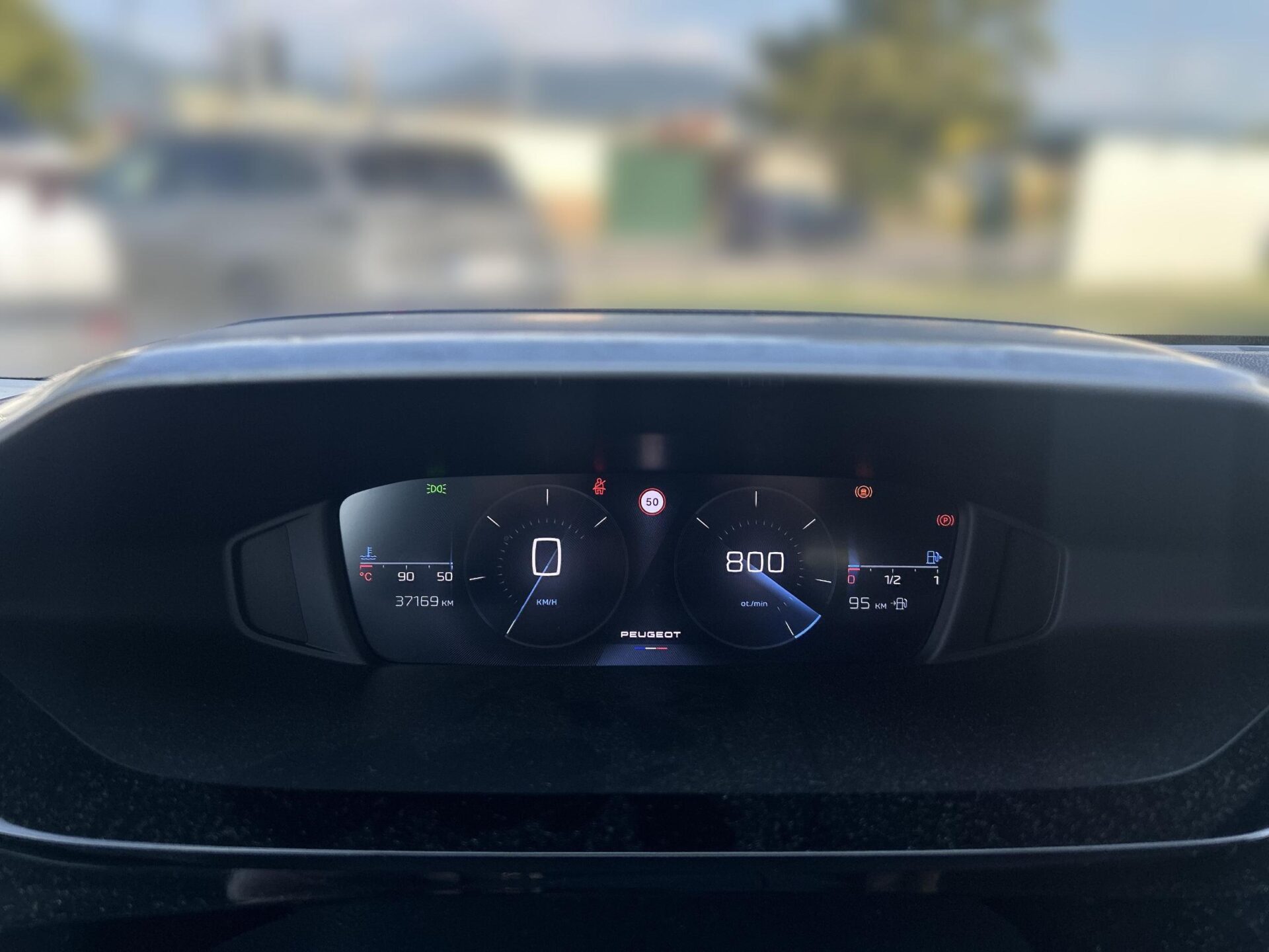 peugeot 308 allure pack puretech 130k bvm6 + predlžená záruka