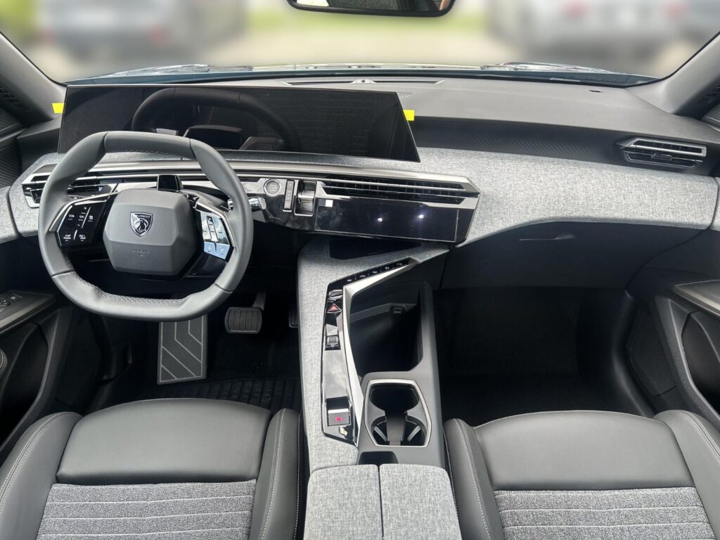 Peugeot 5008 NEW BUSINESS Hybrid 145k e-DCS6 (MHEV)