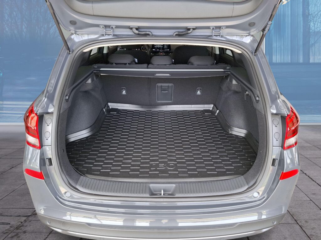 Hyundai i30kombi FL2 1,6T-GDi 110kW/150k 7DCT FAMILY
