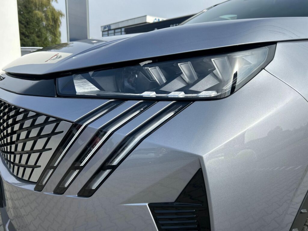 Peugeot 3008 NEW GT Hybrid 145k e-DCS6 (MHEV)