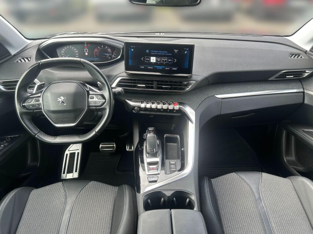 Peugeot 3008 1.2 PureTech 130k Allure Pack A/T